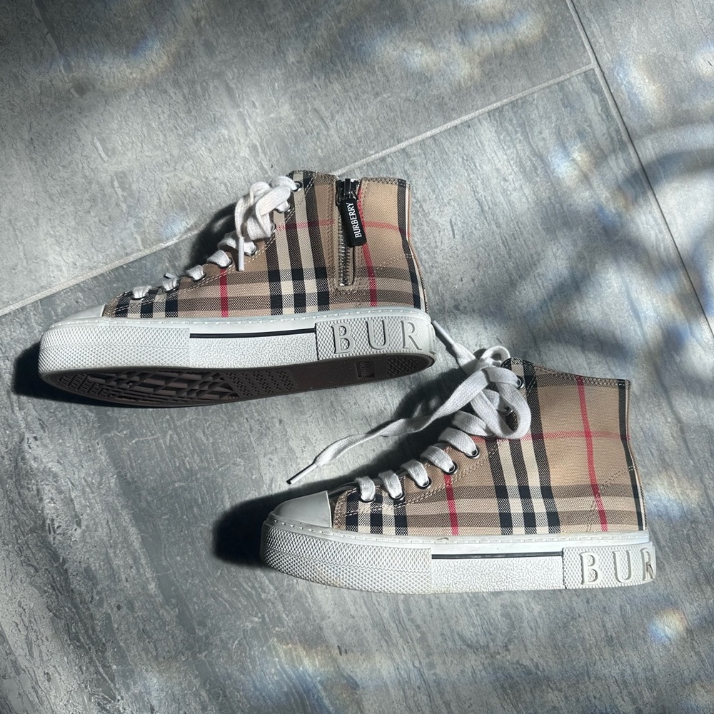Burberry Kids High Top Sneakers – Vintage Check – Size EU 33 / UK 1 / US 2
